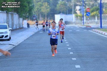 BINH DUONG NEW CITY HALF MARATHON 2024 - Ảnh #1775164