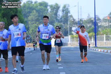 BINH DUONG NEW CITY HALF MARATHON 2024 - Ảnh #1768381