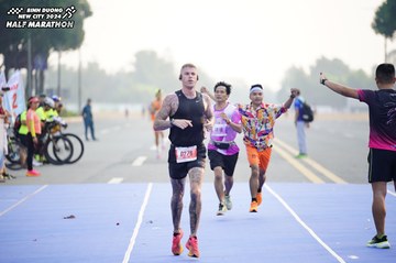 BINH DUONG NEW CITY HALF MARATHON 2024 - Ảnh #1775601
