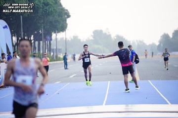 BINH DUONG NEW CITY HALF MARATHON 2024 - Ảnh #1772944
