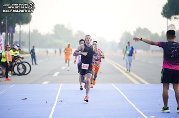 BINH DUONG NEW CITY HALF MARATHON 2024 - Ảnh #1775555