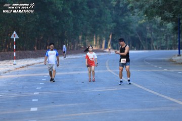 BINH DUONG NEW CITY HALF MARATHON 2024 - Ảnh #1774716