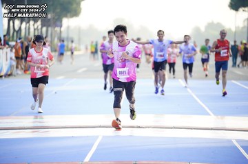 BINH DUONG NEW CITY HALF MARATHON 2024 - Ảnh #1763172