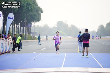BINH DUONG NEW CITY HALF MARATHON 2024 - Ảnh #1773387
