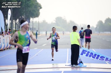 BINH DUONG NEW CITY HALF MARATHON 2024 - Ảnh #1773727