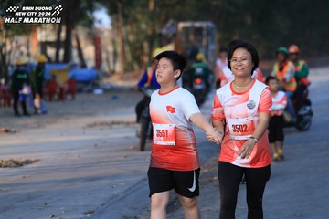 BINH DUONG NEW CITY HALF MARATHON 2024 - Ảnh #1774567