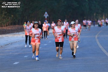BINH DUONG NEW CITY HALF MARATHON 2024 - Ảnh #1773525