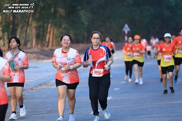 BINH DUONG NEW CITY HALF MARATHON 2024 - Ảnh #1774459