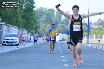 BINH DUONG NEW CITY HALF MARATHON 2024 - Ảnh #1766368