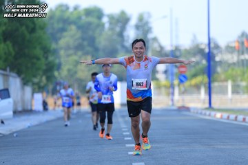 BINH DUONG NEW CITY HALF MARATHON 2024 - Ảnh #1767333