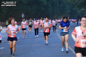 BINH DUONG NEW CITY HALF MARATHON 2024 - Ảnh #1773104