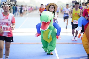 BINH DUONG NEW CITY HALF MARATHON 2024 - Ảnh #1768800