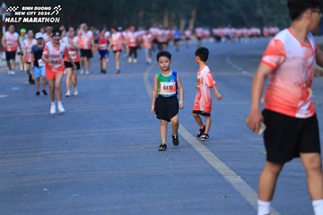 BINH DUONG NEW CITY HALF MARATHON 2024 - Ảnh #1772873