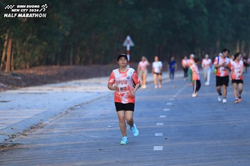 BINH DUONG NEW CITY HALF MARATHON 2024 - Ảnh #1773663