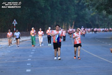 BINH DUONG NEW CITY HALF MARATHON 2024 - Ảnh #1773721