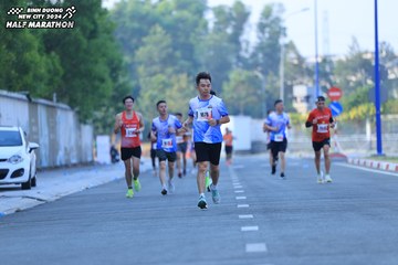BINH DUONG NEW CITY HALF MARATHON 2024 - Ảnh #1776088