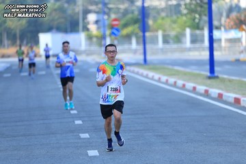 BINH DUONG NEW CITY HALF MARATHON 2024 - Ảnh #1775071