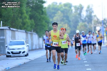 BINH DUONG NEW CITY HALF MARATHON 2024 - Ảnh #1775387
