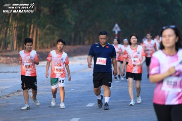 BINH DUONG NEW CITY HALF MARATHON 2024 - Ảnh #1774249