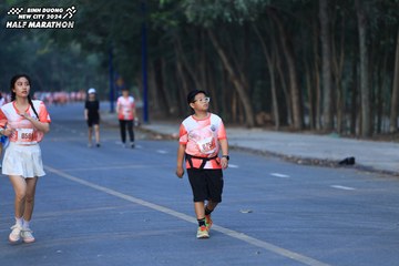 BINH DUONG NEW CITY HALF MARATHON 2024 - Ảnh #1773951