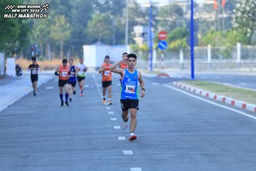 BINH DUONG NEW CITY HALF MARATHON 2024 - Ảnh #1775213