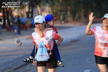 BINH DUONG NEW CITY HALF MARATHON 2024 - Ảnh #1774415