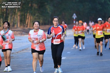 BINH DUONG NEW CITY HALF MARATHON 2024 - Ảnh #1774460