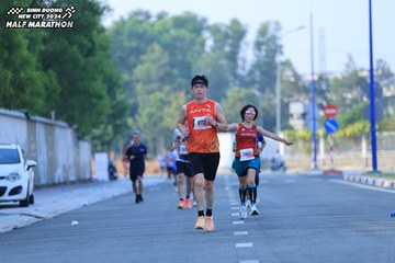 BINH DUONG NEW CITY HALF MARATHON 2024 - Ảnh #1763574