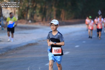 BINH DUONG NEW CITY HALF MARATHON 2024 - Ảnh #1772949