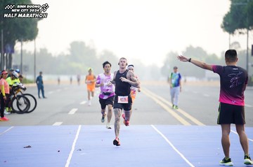 BINH DUONG NEW CITY HALF MARATHON 2024 - Ảnh #1775537