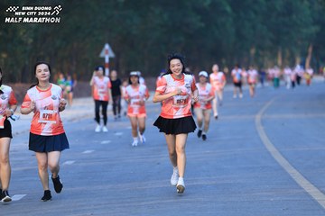 BINH DUONG NEW CITY HALF MARATHON 2024 - Ảnh #1773493