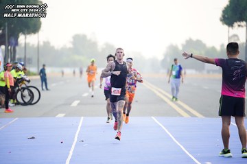 BINH DUONG NEW CITY HALF MARATHON 2024 - Ảnh #1775551