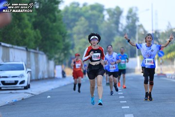 BINH DUONG NEW CITY HALF MARATHON 2024 - Ảnh #1764408