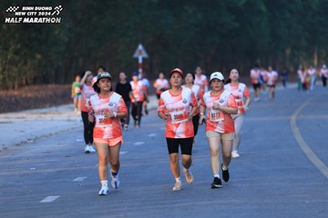 BINH DUONG NEW CITY HALF MARATHON 2024 - Ảnh #1773529