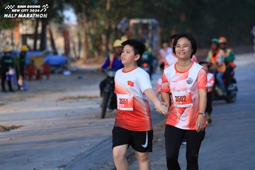 BINH DUONG NEW CITY HALF MARATHON 2024 - Ảnh #1774566