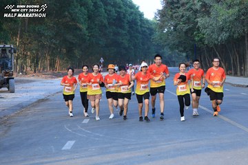 BINH DUONG NEW CITY HALF MARATHON 2024 - Ảnh #1774616