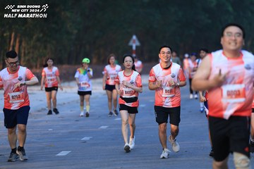 BINH DUONG NEW CITY HALF MARATHON 2024 - Ảnh #1773035