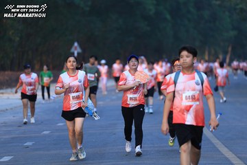 BINH DUONG NEW CITY HALF MARATHON 2024 - Ảnh #1773188