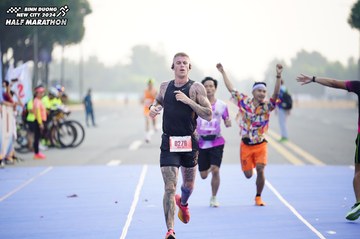 BINH DUONG NEW CITY HALF MARATHON 2024 - Ảnh #1775635