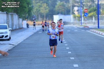 BINH DUONG NEW CITY HALF MARATHON 2024 - Ảnh #1775171
