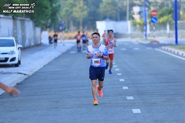 BINH DUONG NEW CITY HALF MARATHON 2024 - Ảnh #1775175