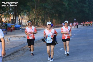 BINH DUONG NEW CITY HALF MARATHON 2024 - Ảnh #1774388