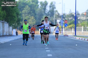 BINH DUONG NEW CITY HALF MARATHON 2024 - Ảnh #1764807