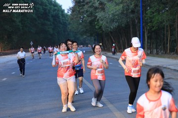 BINH DUONG NEW CITY HALF MARATHON 2024 - Ảnh #1773454