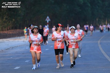 BINH DUONG NEW CITY HALF MARATHON 2024 - Ảnh #1773534