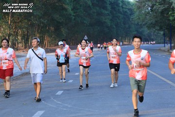 BINH DUONG NEW CITY HALF MARATHON 2024 - Ảnh #1774354