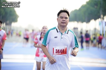 BINH DUONG NEW CITY HALF MARATHON 2024 - Ảnh #1762974