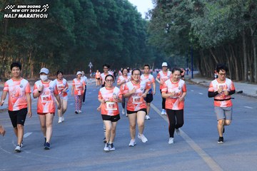 BINH DUONG NEW CITY HALF MARATHON 2024 - Ảnh #1773426