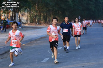 BINH DUONG NEW CITY HALF MARATHON 2024 - Ảnh #1774261