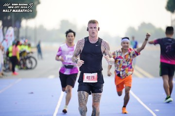 BINH DUONG NEW CITY HALF MARATHON 2024 - Ảnh #1775662